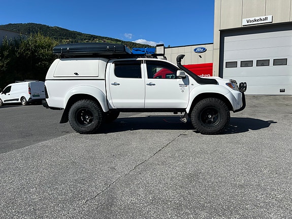Toyota HiLux 7 of 29