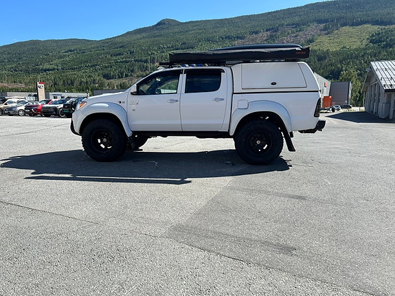 Toyota HiLux 4 of 29