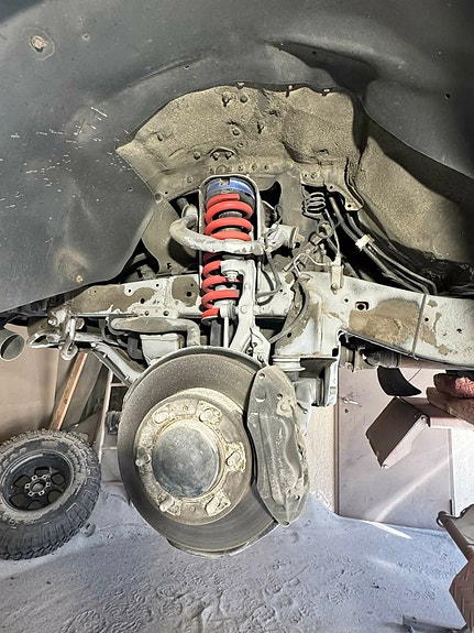 Toyota HiLux 24 of 29
