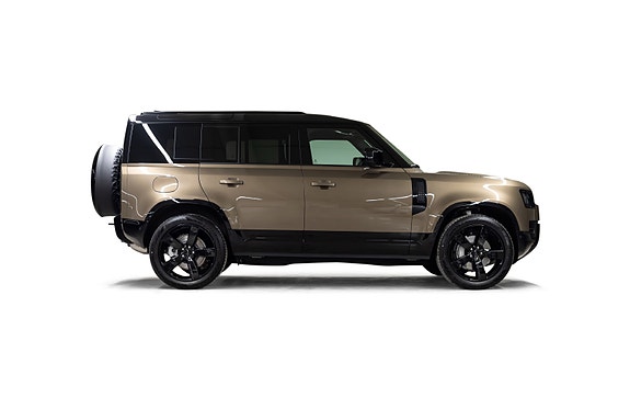 Land Rover Defender 110 10 of 30