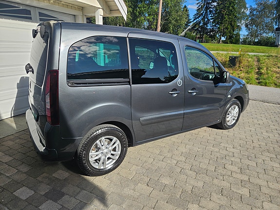 Peugeot e-Partner 11 of 26