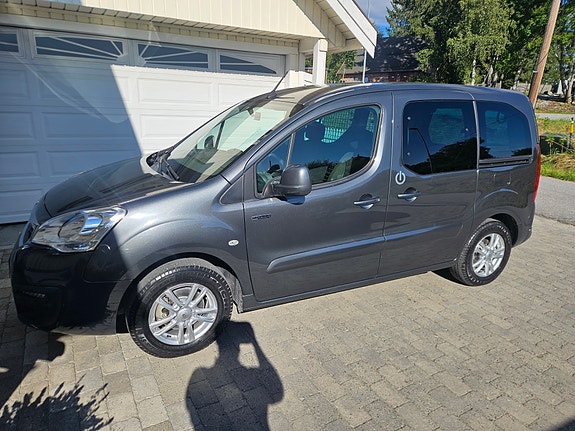 Peugeot e-Partner 8 of 26