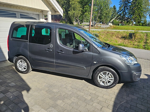 Peugeot e-Partner 2 of 26