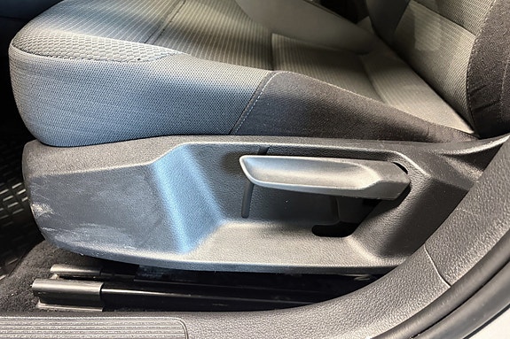 Volkswagen Golf VII 15 of 29