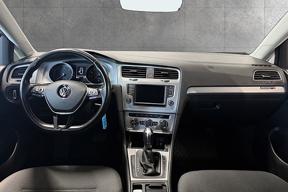 Volkswagen Golf VII 11 of 29
