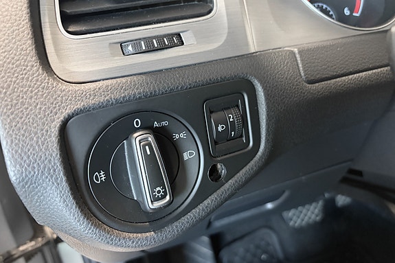 Volkswagen Golf VII 16 of 29