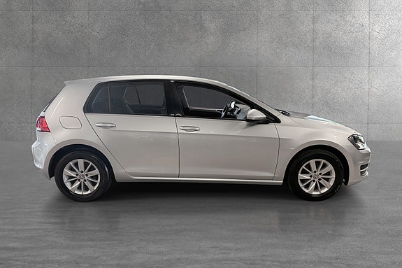 Volkswagen Golf VII 7 of 29