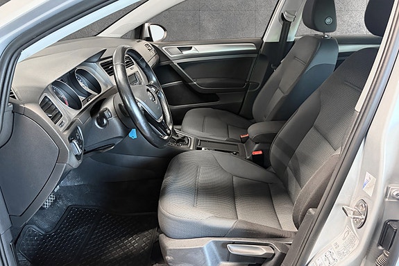 Volkswagen Golf VII 9 of 29