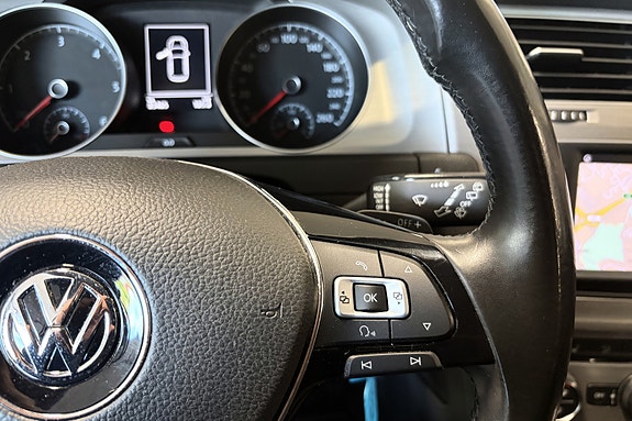 Volkswagen Golf VII 14 of 29