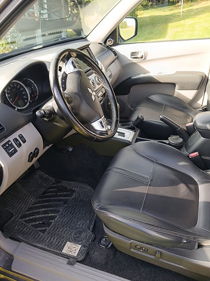 Mitsubishi L200 9 of 12