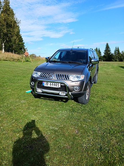 Mitsubishi L200 2 of 12