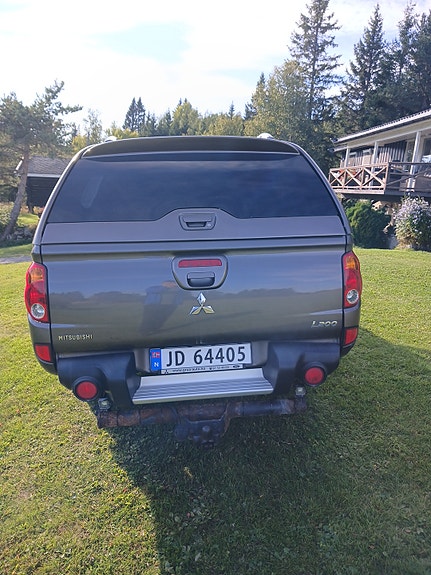 Mitsubishi L200 4 of 12