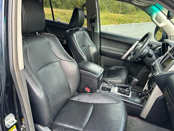 Toyota Land Cruiser 8 of 14