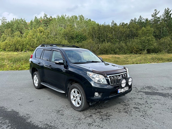 Toyota Land Cruiser 2 of 14