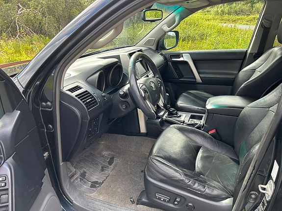 Toyota Land Cruiser 6 of 14