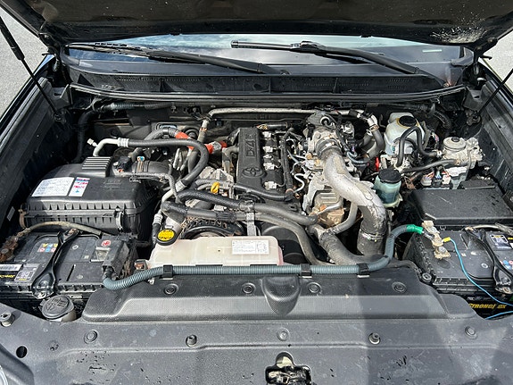 Toyota Land Cruiser 14 of 14
