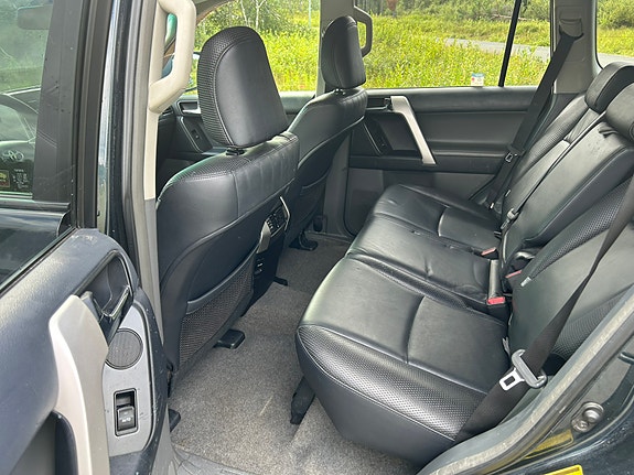 Toyota Land Cruiser 10 of 14