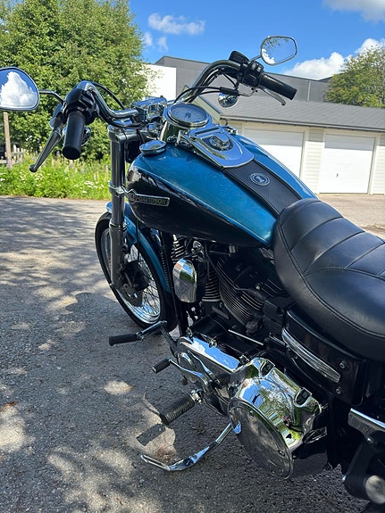 Harley-Davidson FXDC Dyna Super Glide Custom 21 of 22