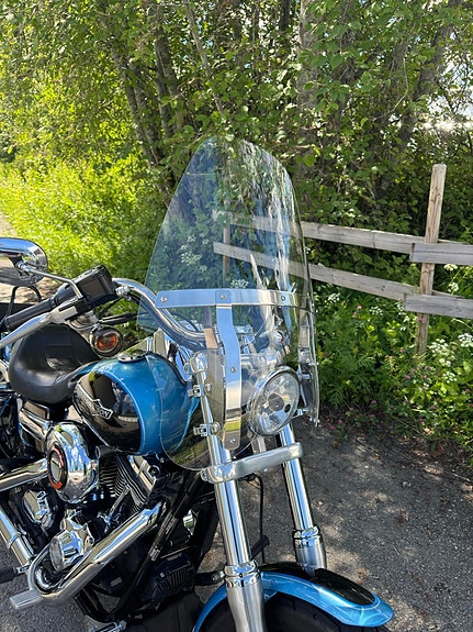 Harley-Davidson FXDC Dyna Super Glide Custom 15 of 22