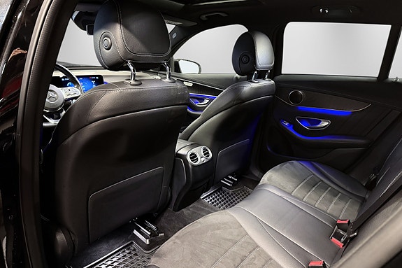 Mercedes-Benz EQC400 26 of 30