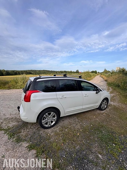 Peugeot 5008 10 of 30