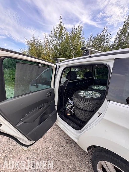 Peugeot 5008 24 of 30