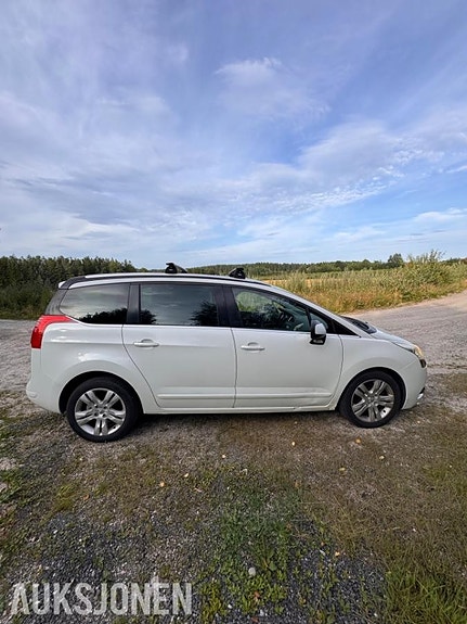 Peugeot 5008 11 of 30