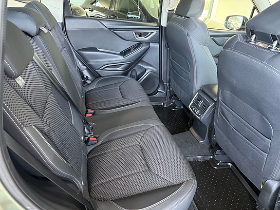 Subaru Forester 21 of 26