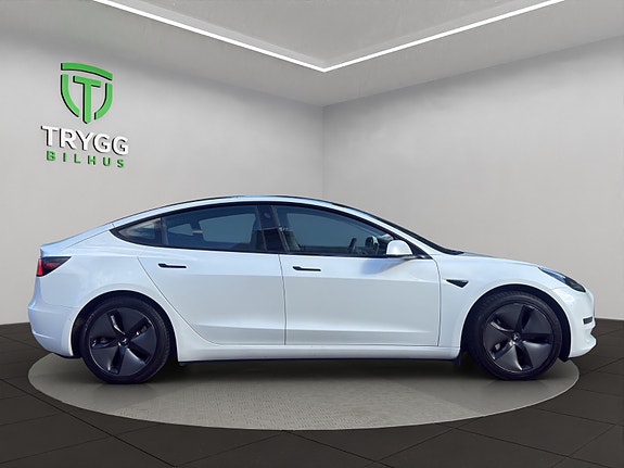 Tesla Model 3 6 of 13
