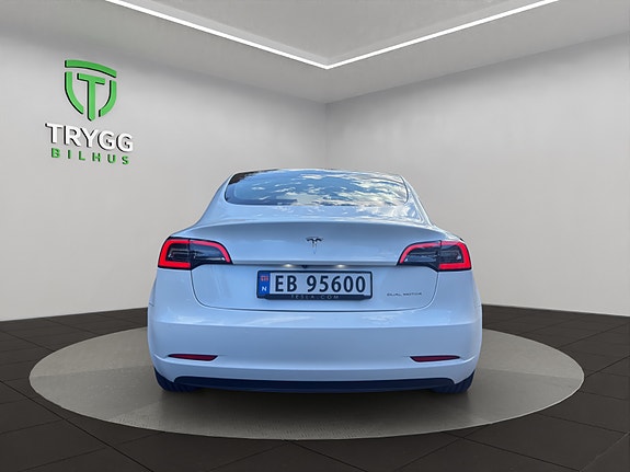 Tesla Model 3 4 of 13