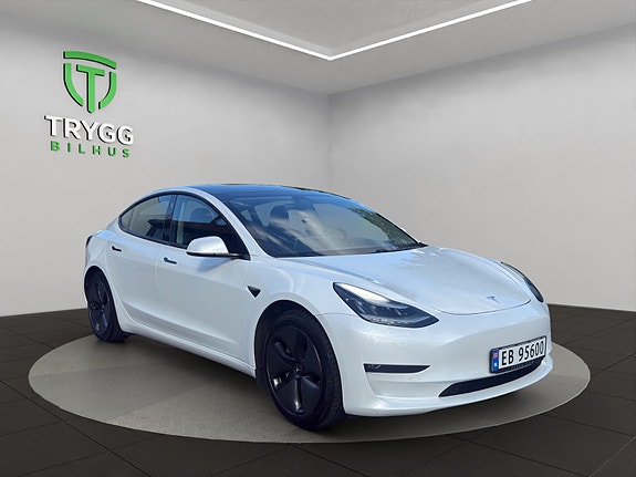 Tesla Model 3 7 of 13