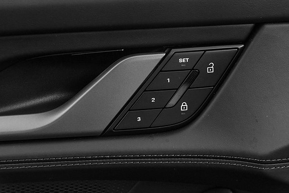 Porsche Taycan 4S 25 of 30