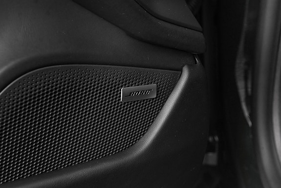 Porsche Taycan 4S 26 of 30