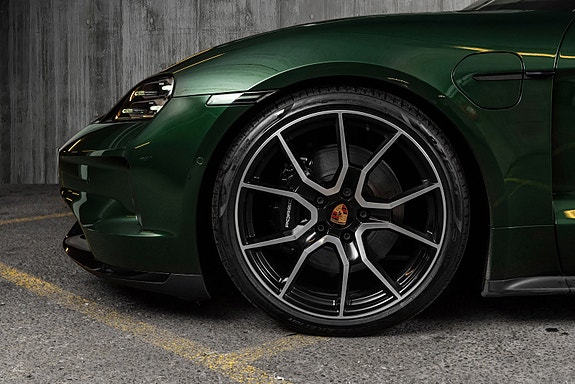 Porsche Taycan 4S 8 of 30