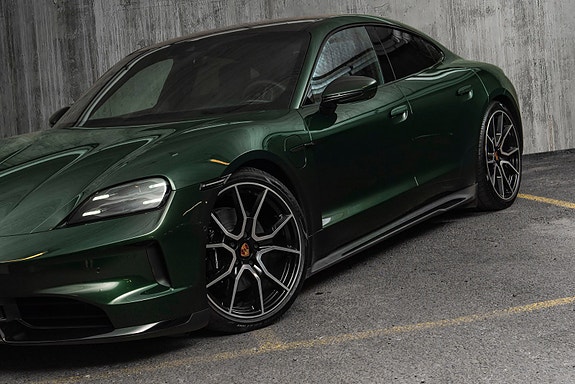 Porsche Taycan 4S 13 of 30