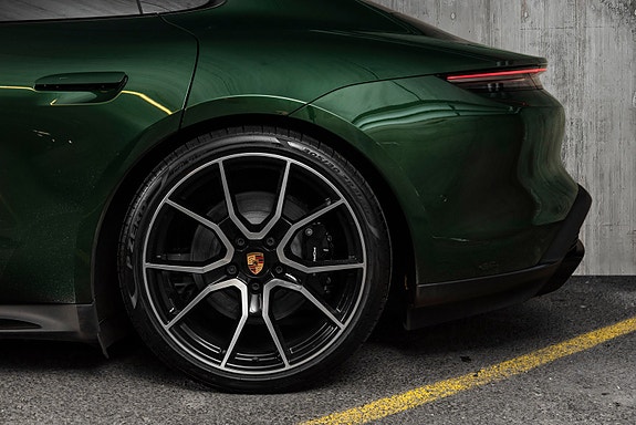 Porsche Taycan 4S 9 of 30
