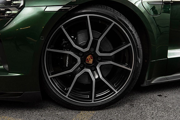Porsche Taycan 4S 16 of 30