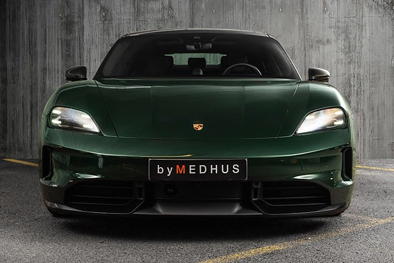 Porsche Taycan 4S 12 of 30