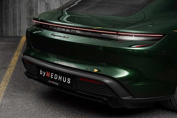 Porsche Taycan 4S 5 of 30