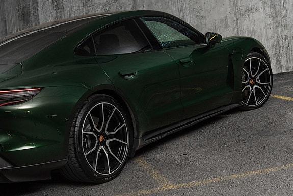 Porsche Taycan 4S 7 of 30
