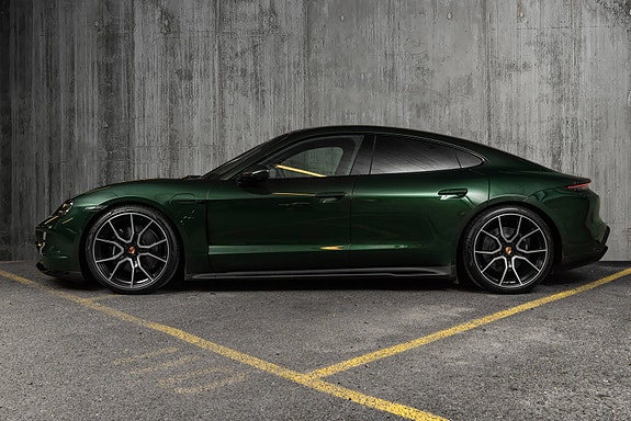 Porsche Taycan 4S 3 of 30
