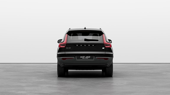 Volvo XC40 6 of 28
