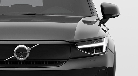 Volvo XC40 13 of 28