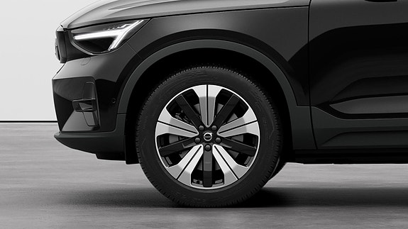 Volvo XC40 15 of 28
