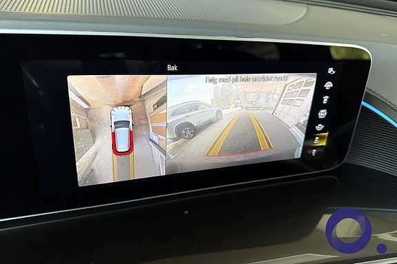 Mercedes-Benz EQC400 17 of 30