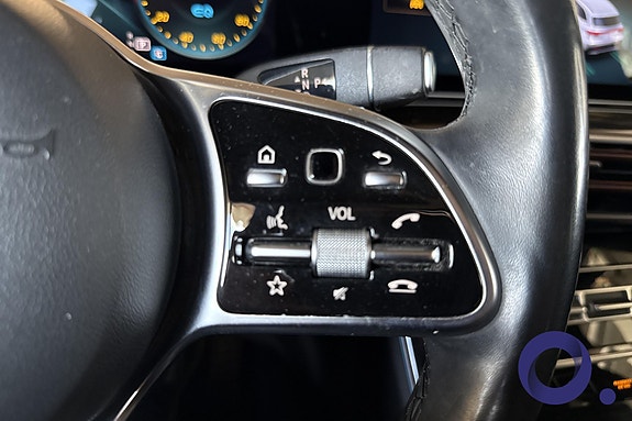 Mercedes-Benz EQC400 25 of 30
