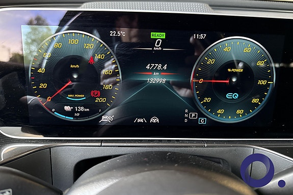 Mercedes-Benz EQC400 15 of 30