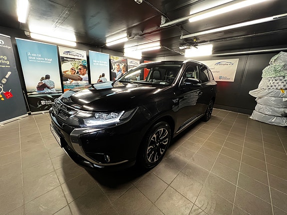 Mitsubishi Outlander 3 of 30