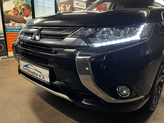 Mitsubishi Outlander 13 of 30