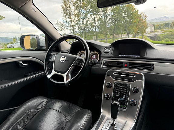 Volvo XC70 16 of 16